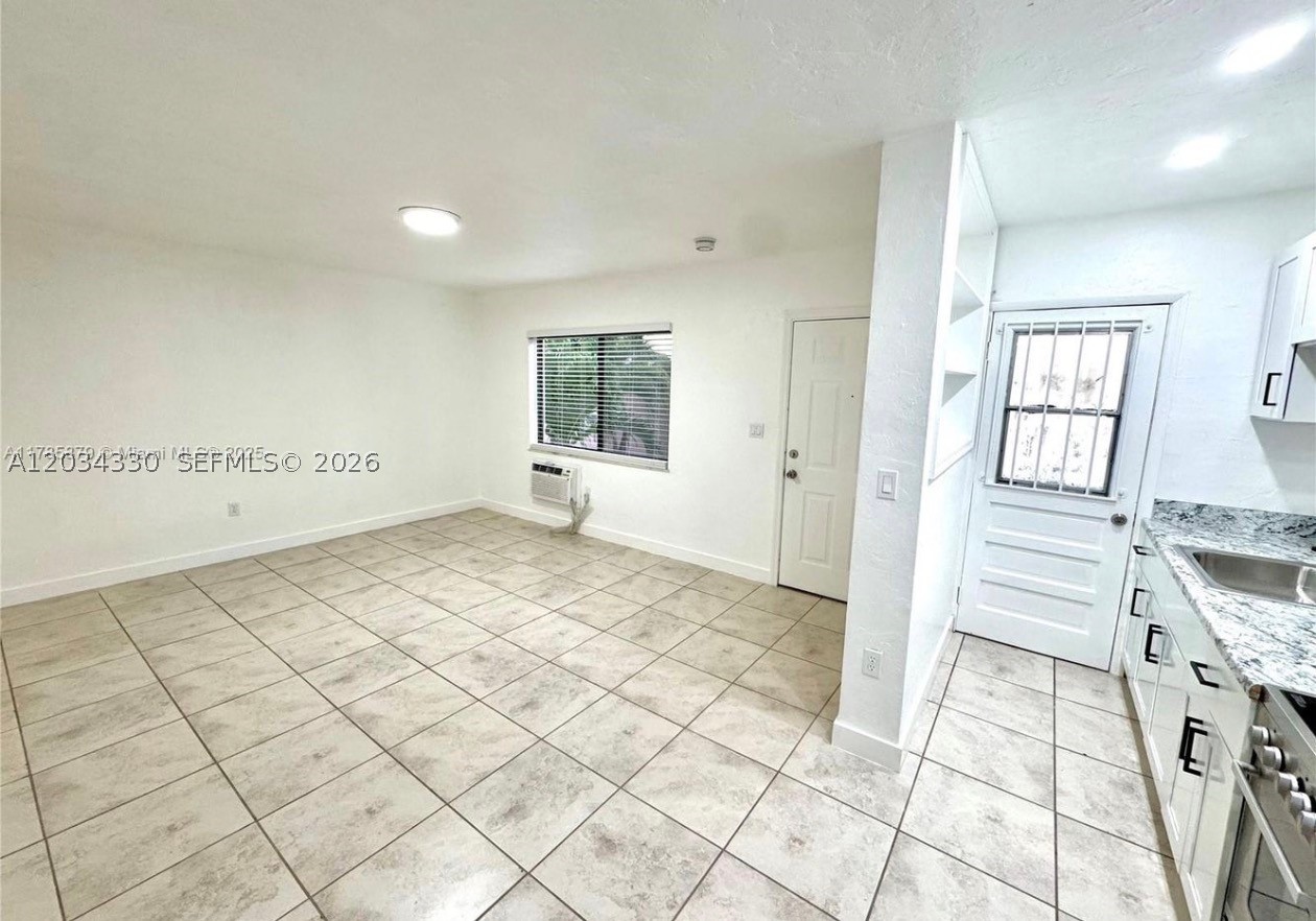 550 Sw 10th St 6 Property Photo 5