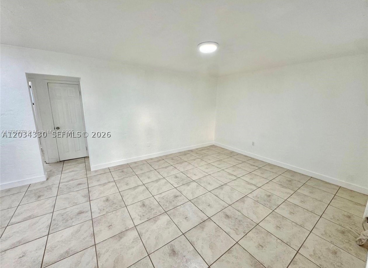 550 Sw 10th St 6 Property Photo 6