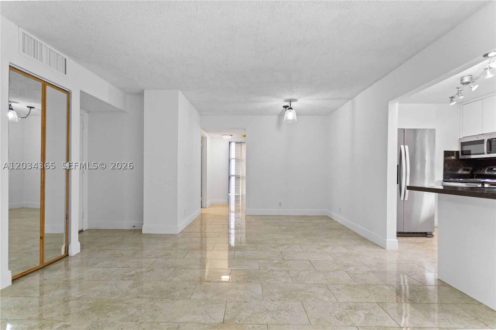 17021 N Bay Rd 429 Property Photo 10
