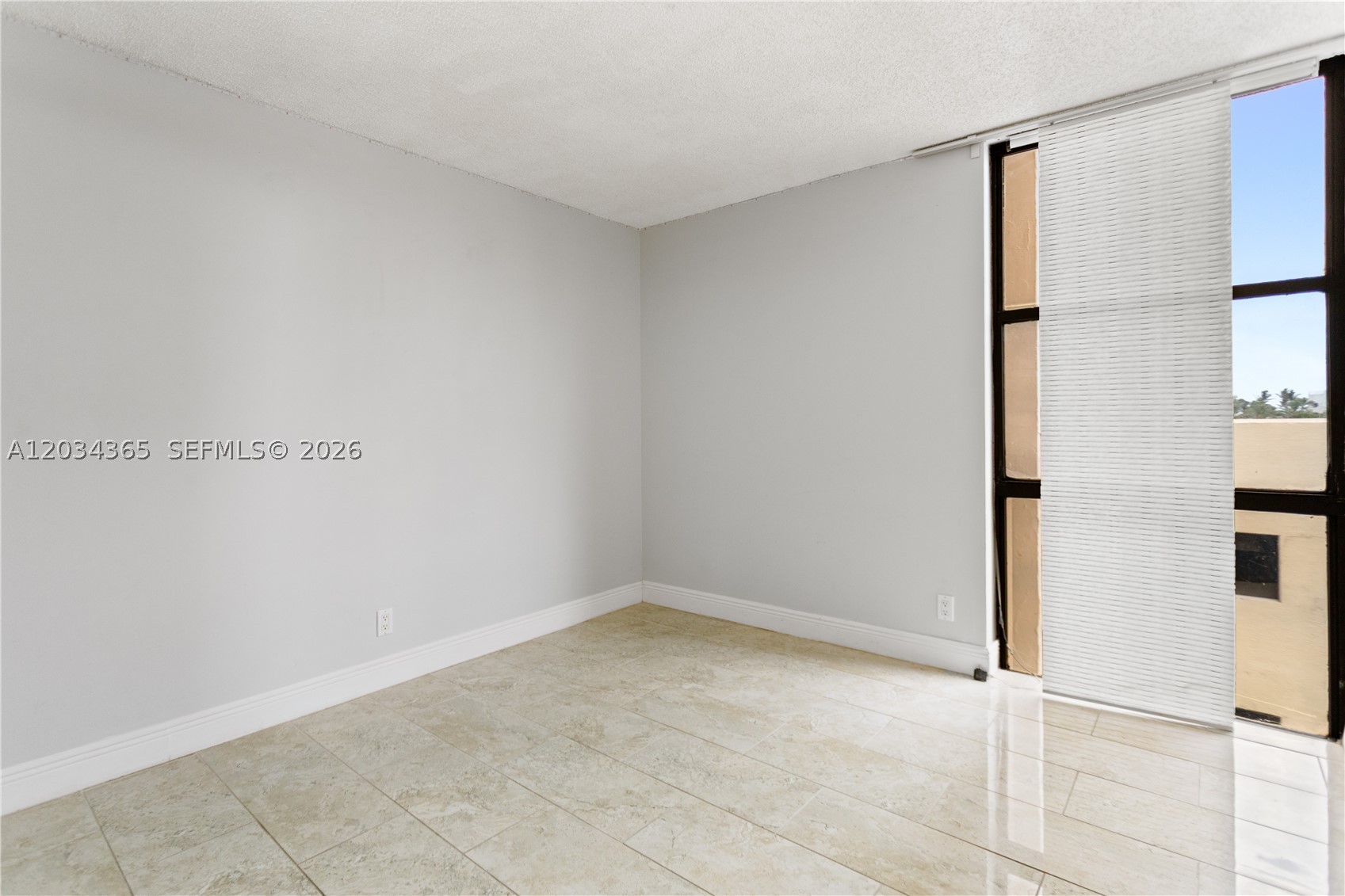 17021 N Bay Rd 429 Property Photo 25
