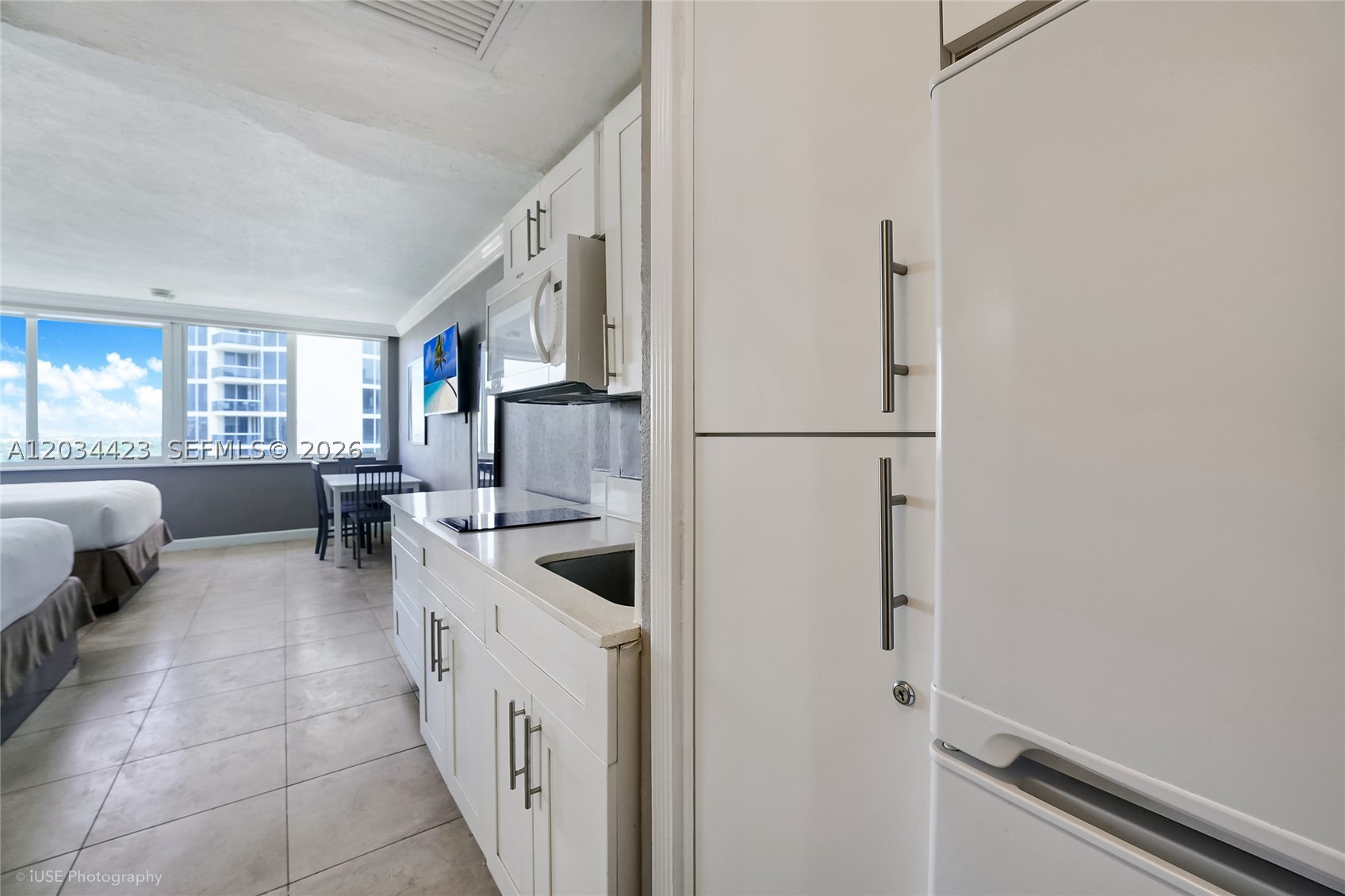 19201 Collins Ave 827 Property Photo 11