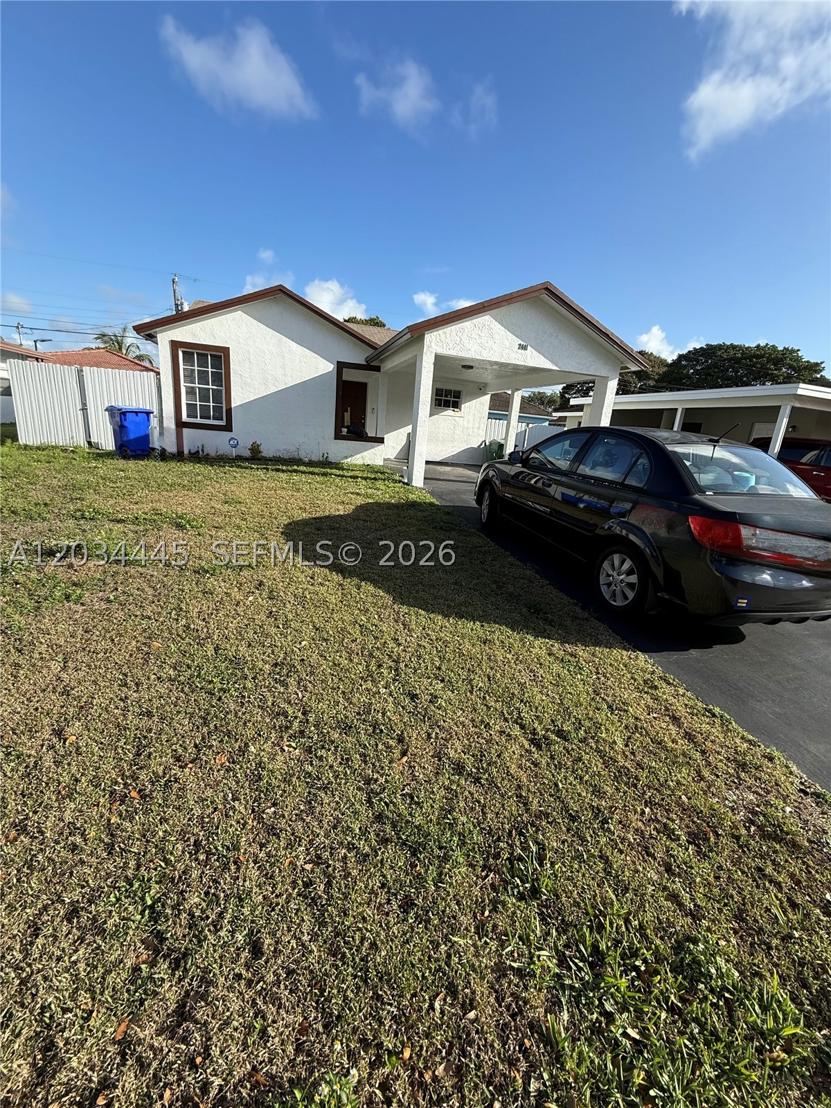 2441 Nw 14th St Property Photo 1