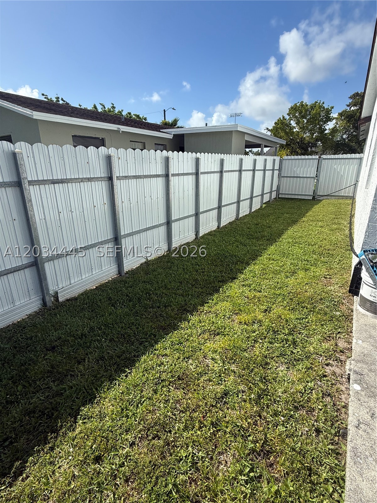 2441 Nw 14th St Property Photo 3