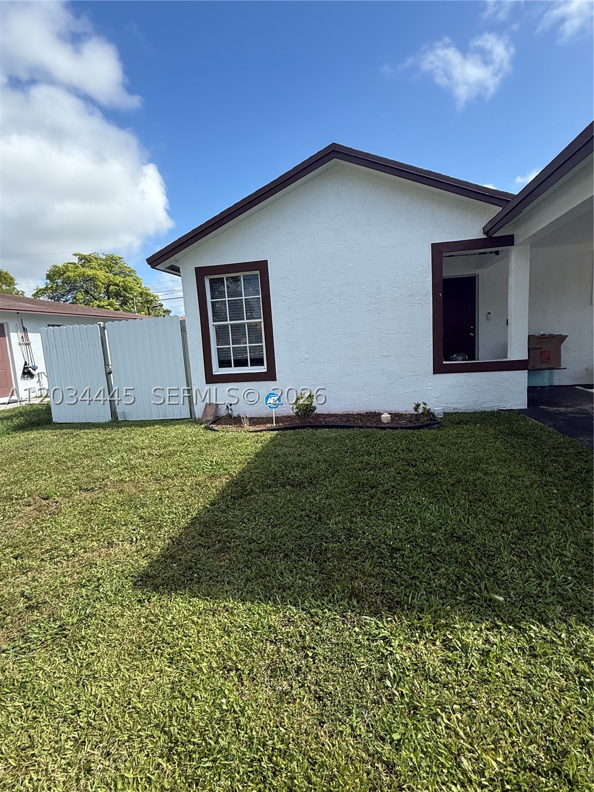 2441 Nw 14th St Property Photo 4