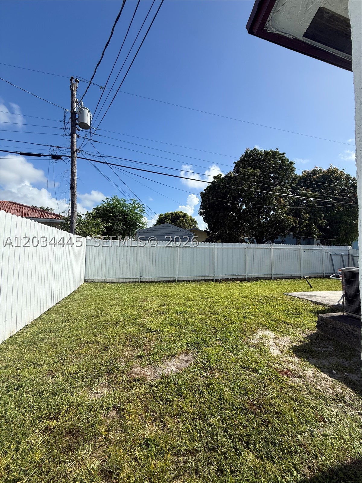 2441 Nw 14th St Property Photo 5