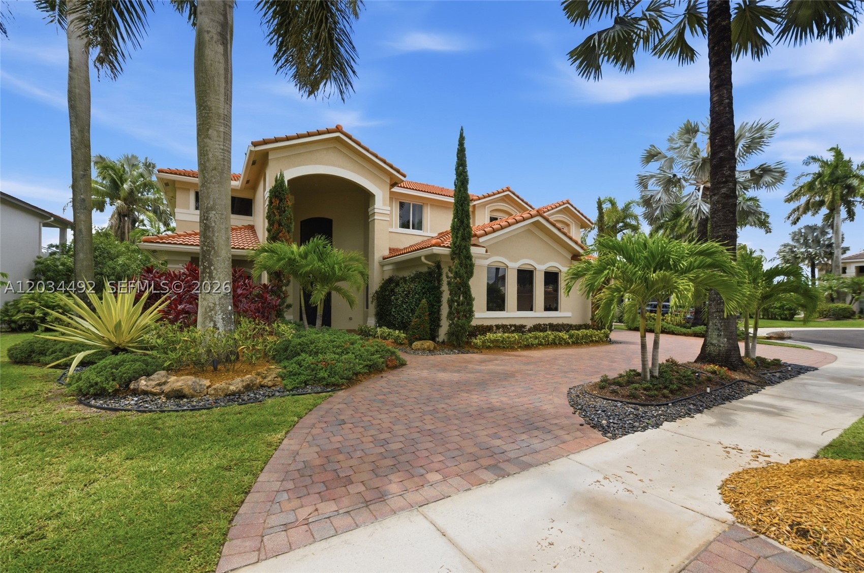 929 Gulfstream Ct Property Photo 1