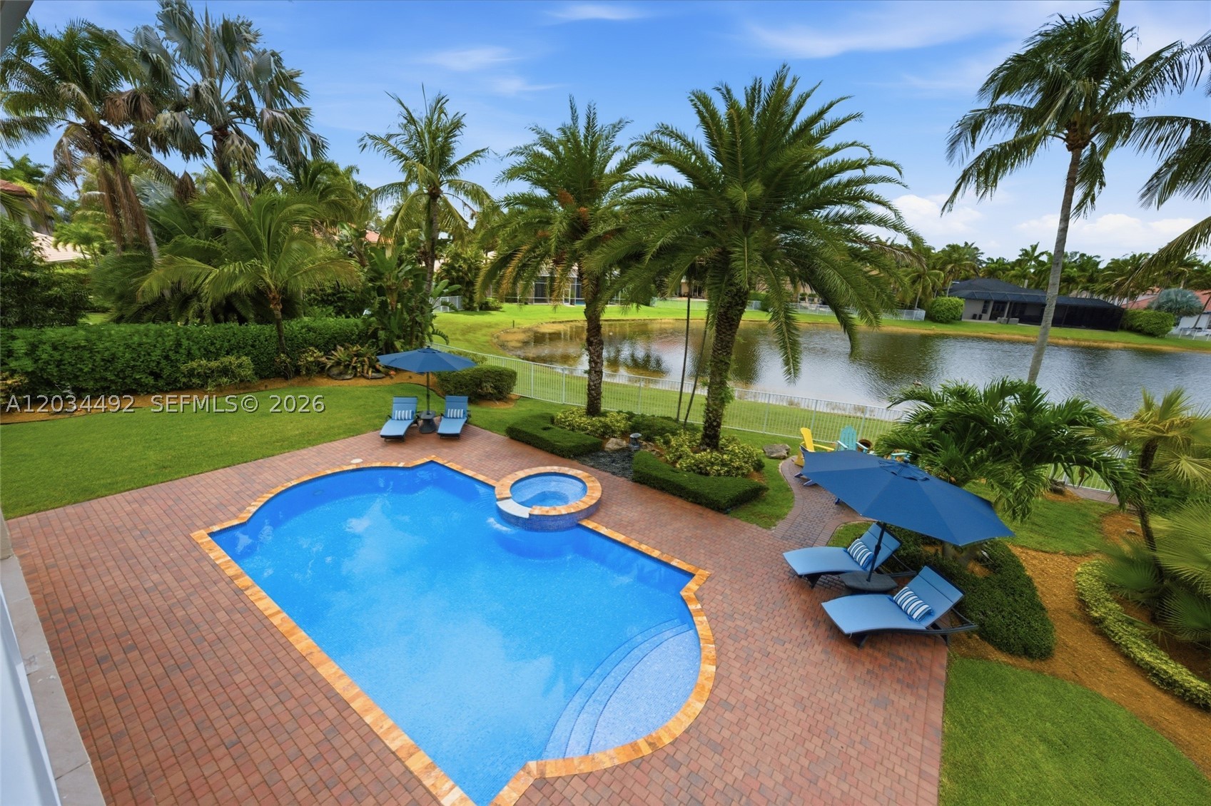 929 Gulfstream Ct Property Photo 3