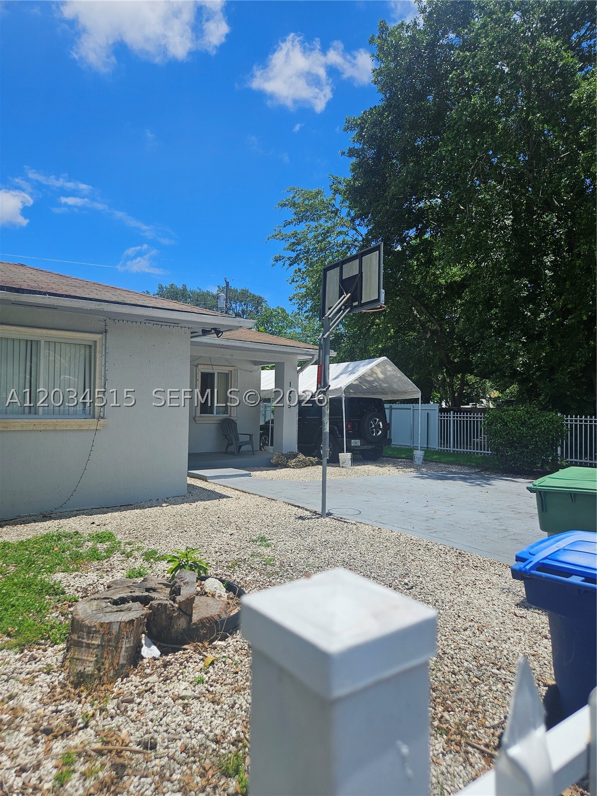 1905 NW 113th Ter Property Photo 1