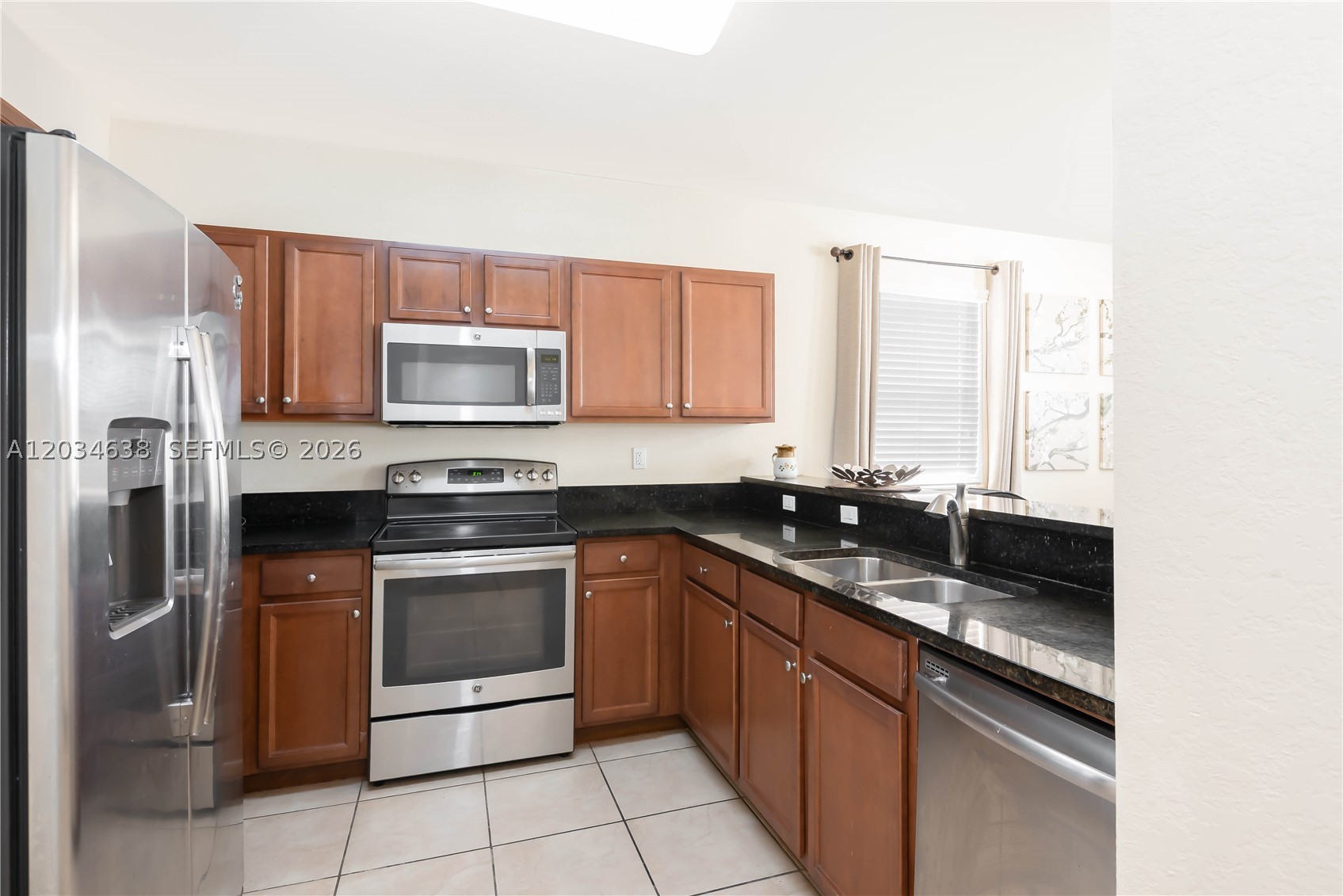 A12034638 Property Photo 12