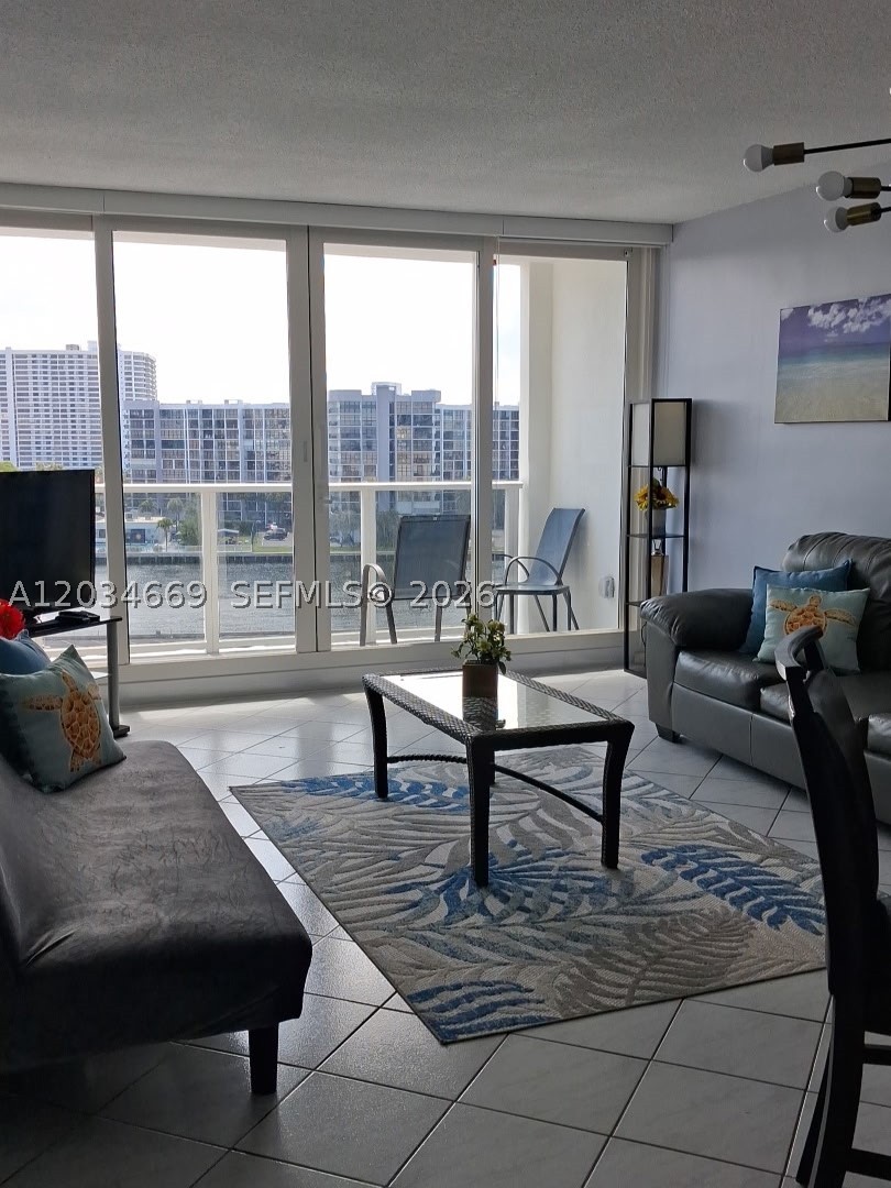 3505 S Ocean Dr 704 Property Photo 6