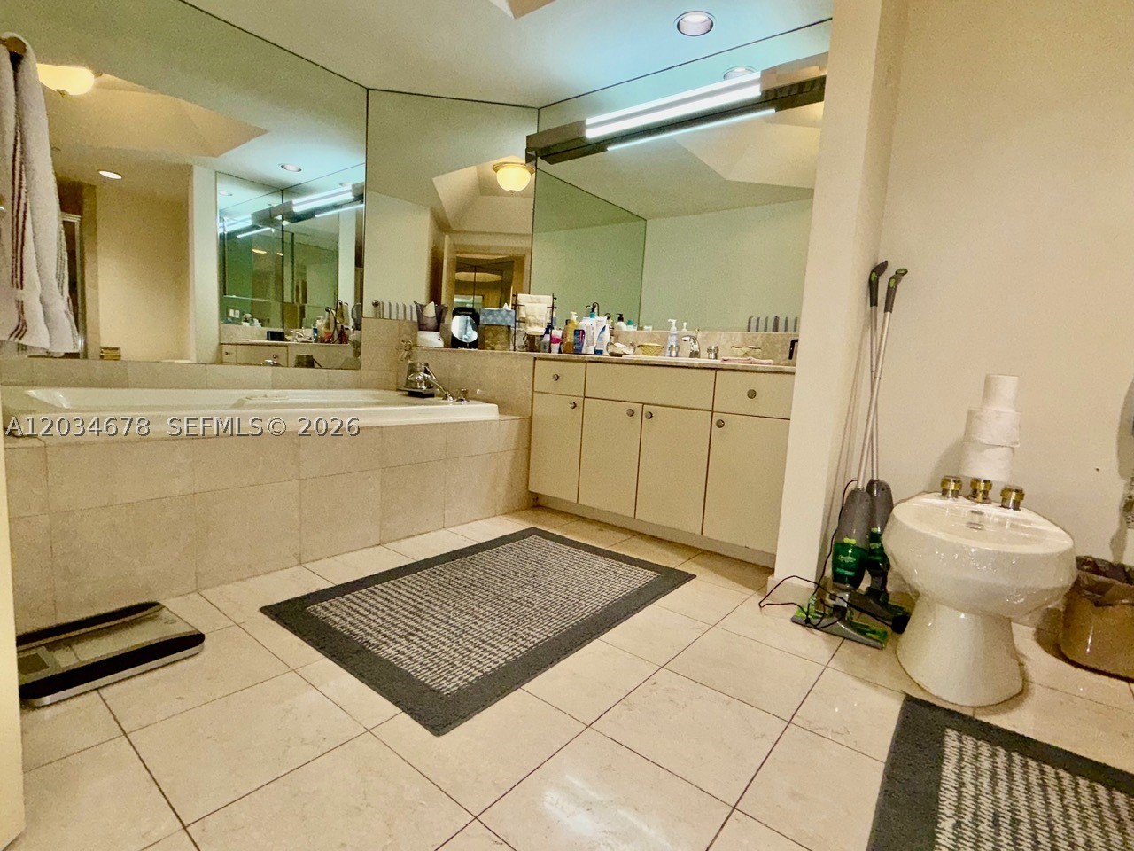 2000 Island Blvd 308 Property Photo 6