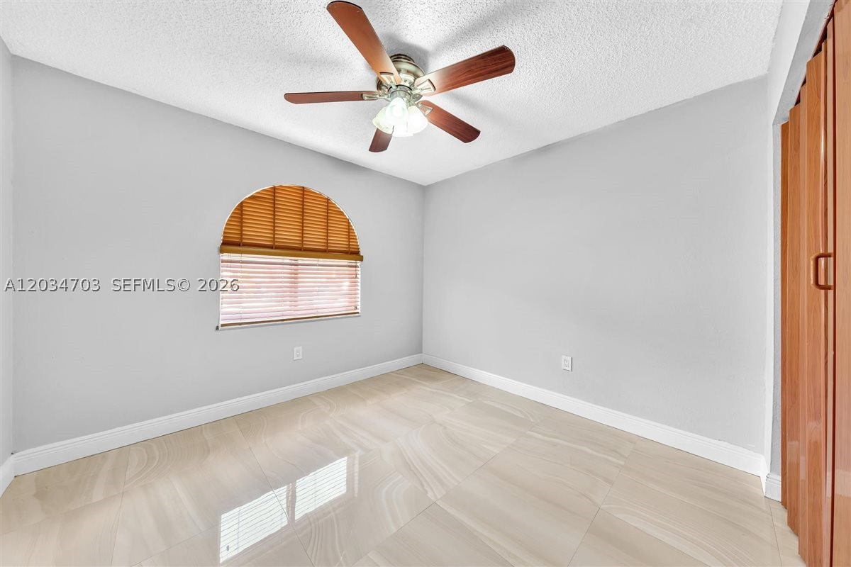 5445 W 27th Lane Property Photo 15