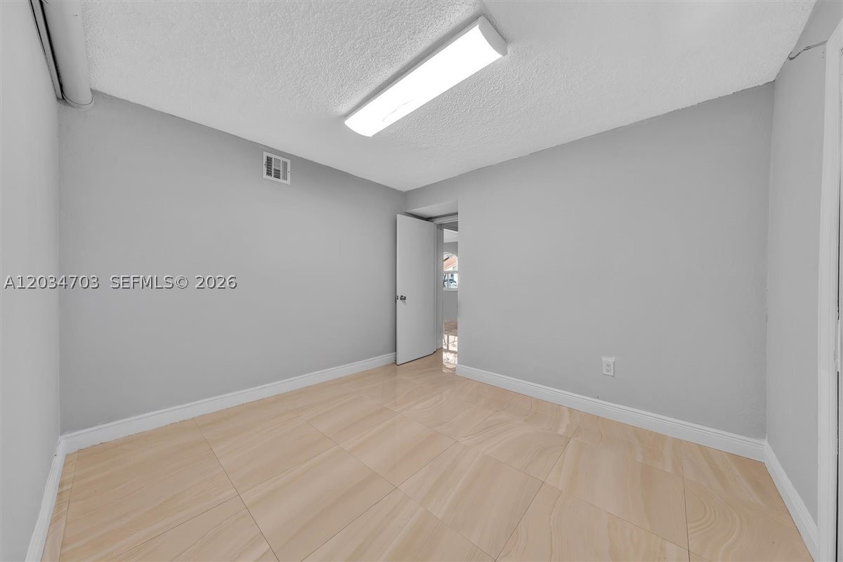 5445 W 27th Lane Property Photo 20