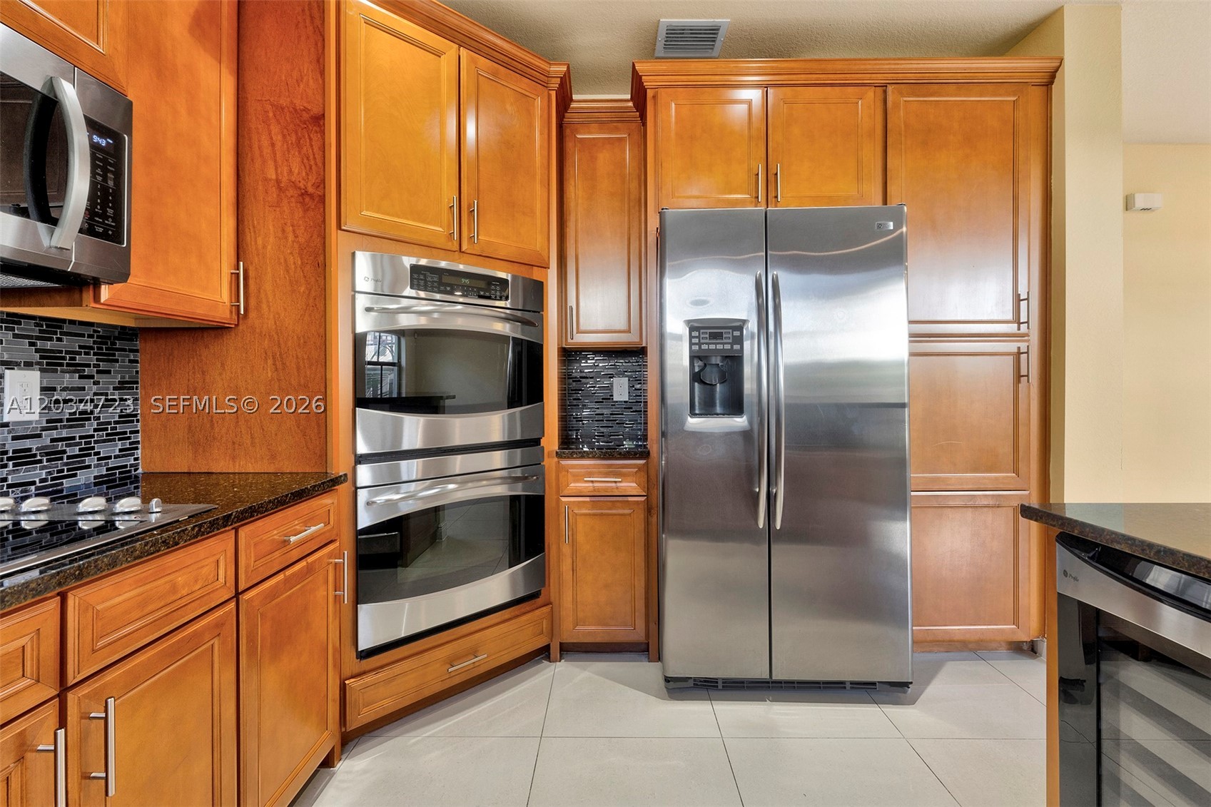 8890 Nw 99th Path Property Photo 10