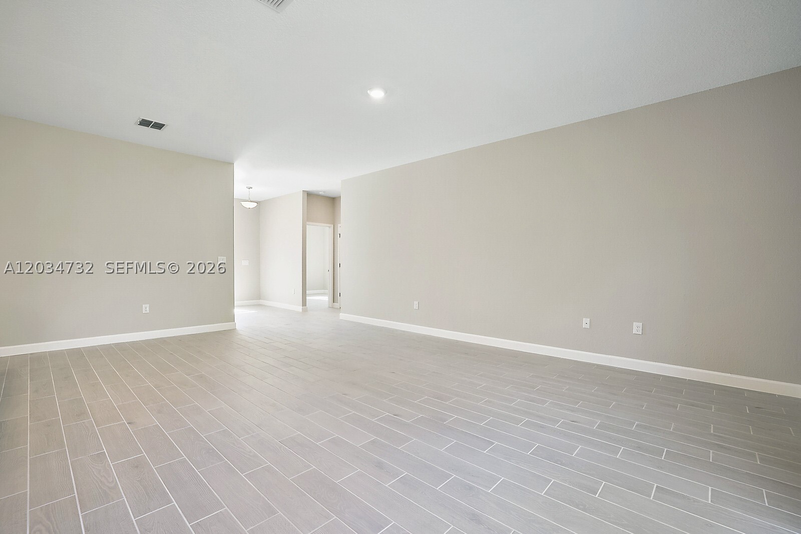 885 Talmadge Ave Se Property Photo 6