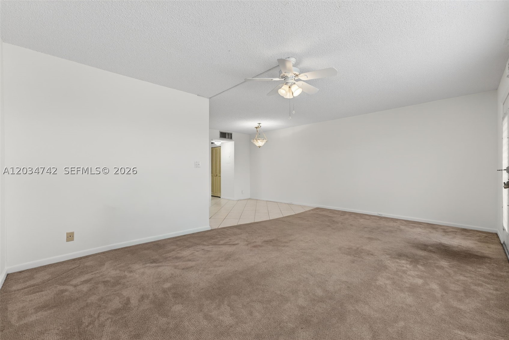 2401 Antigua Cir E3 Property Photo 6