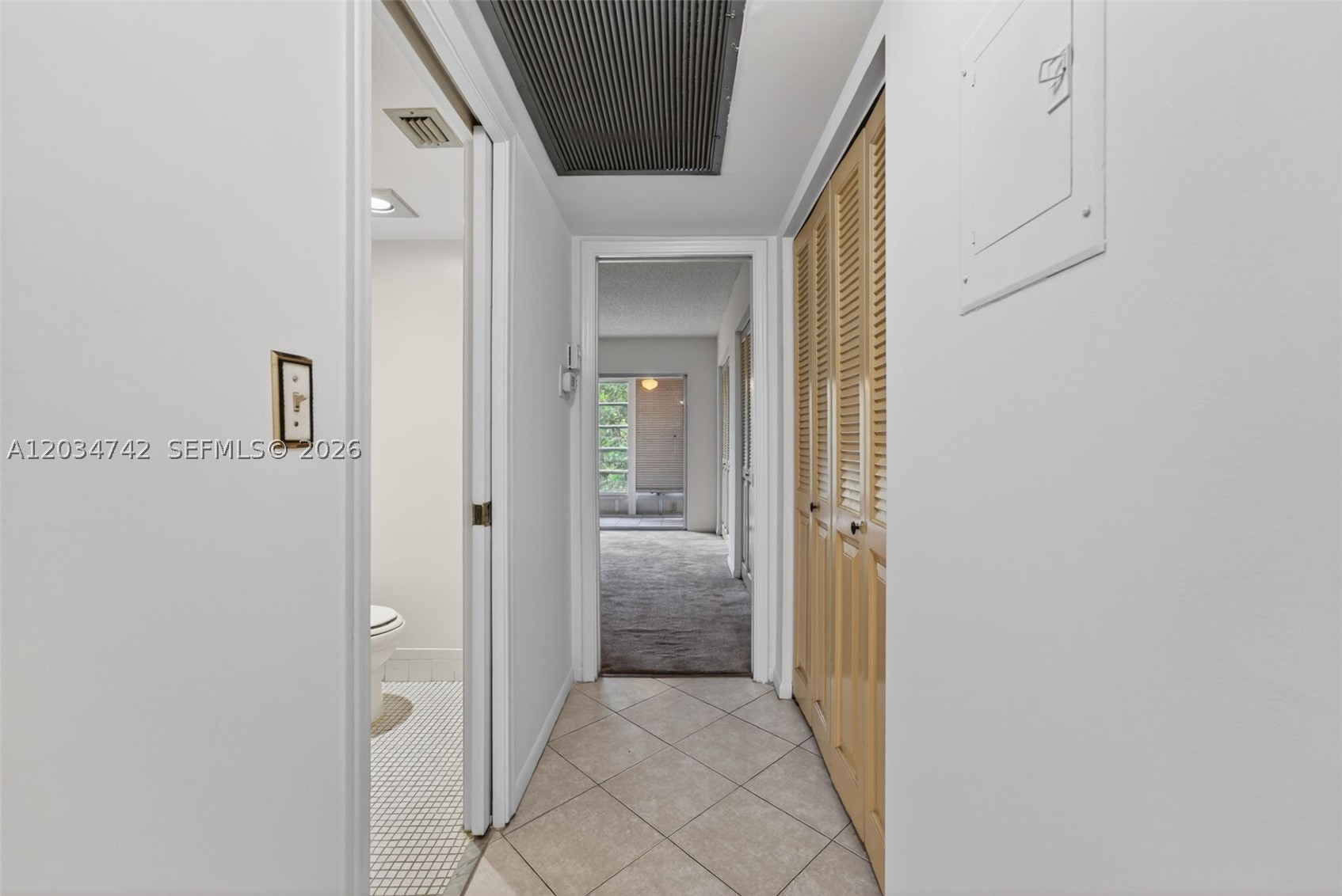 2401 Antigua Cir E3 Property Photo 11