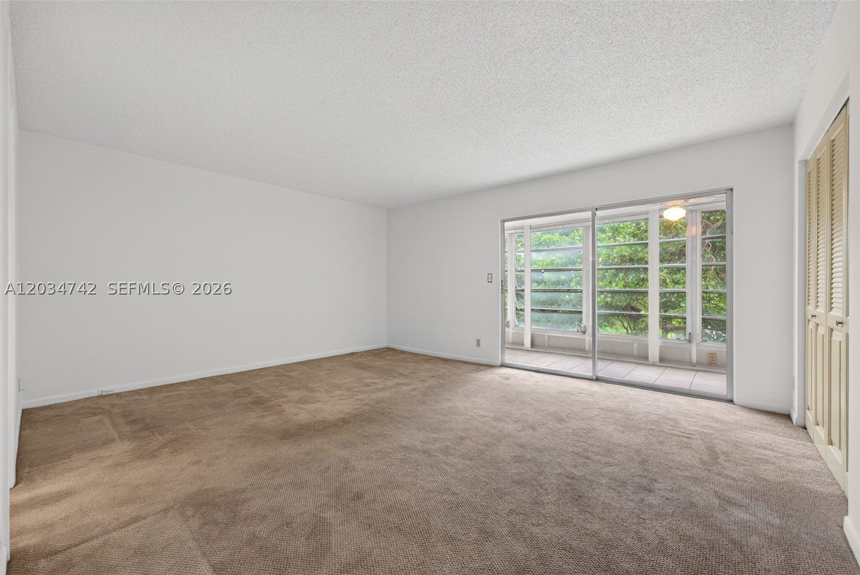 2401 Antigua Cir E3 Property Photo 12