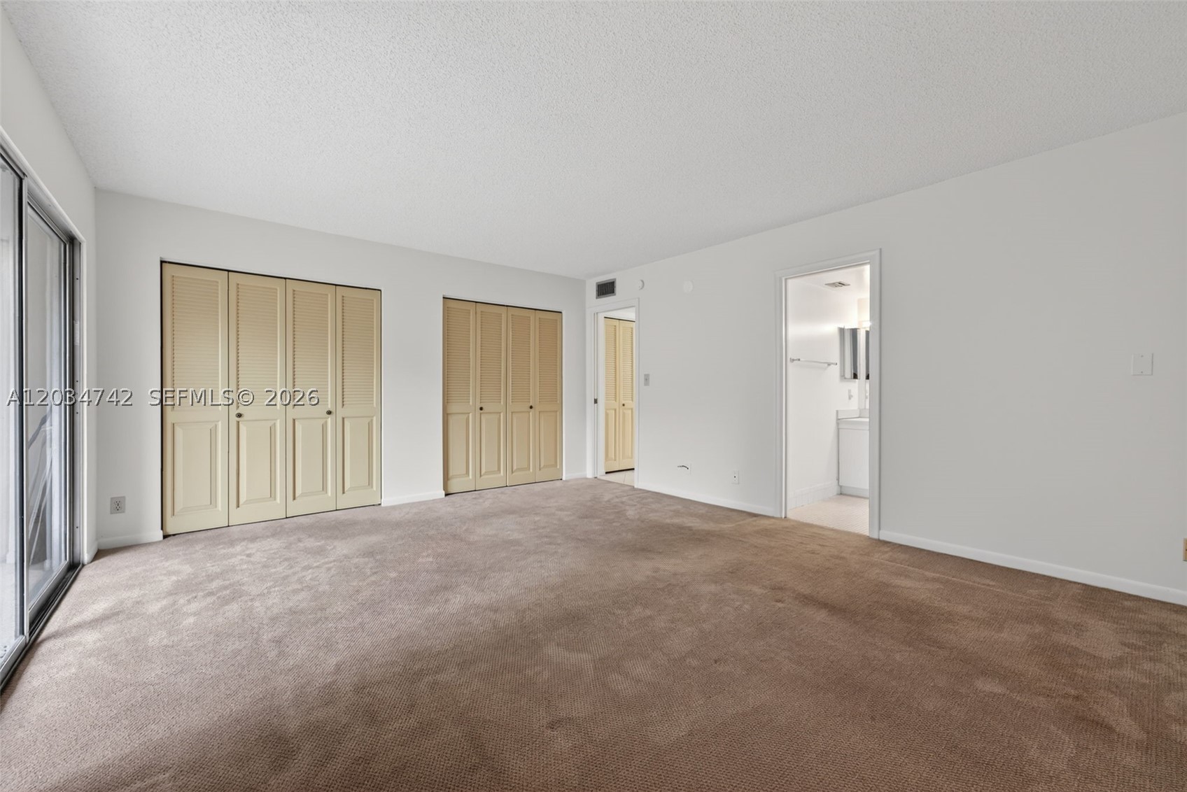 2401 Antigua Cir E3 Property Photo 13