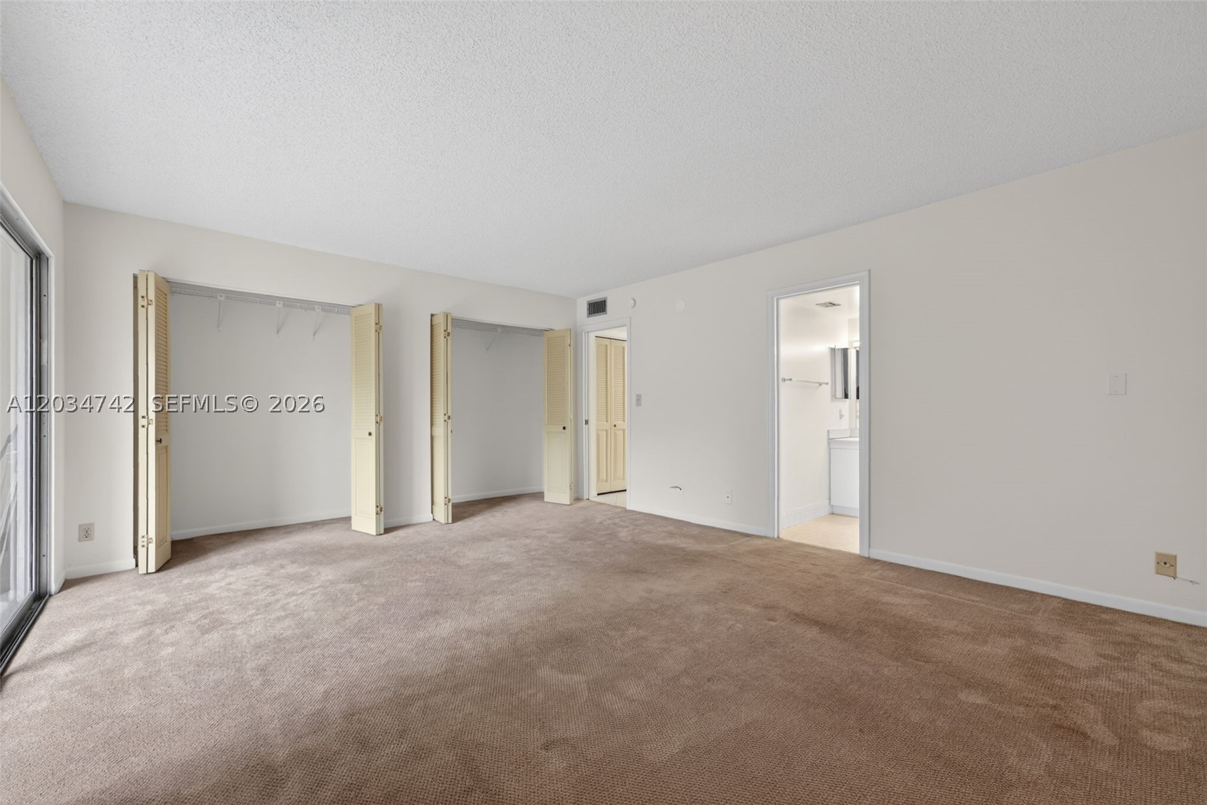 2401 Antigua Cir E3 Property Photo 14