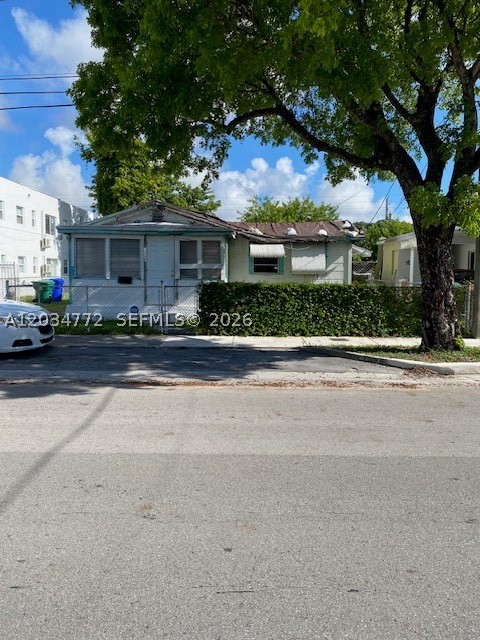 1239 NW 60th St Property Photo 1