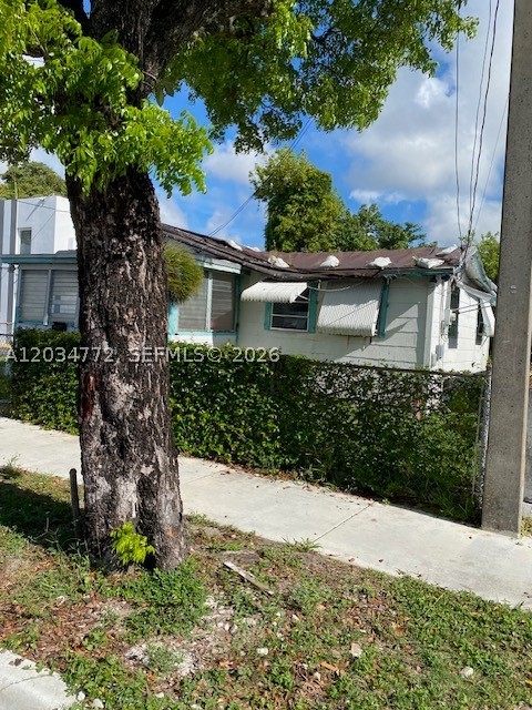 1239 Nw 60th St Property Photo 2