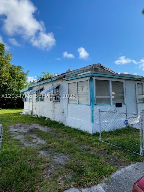 1239 Nw 60th St Property Photo 3