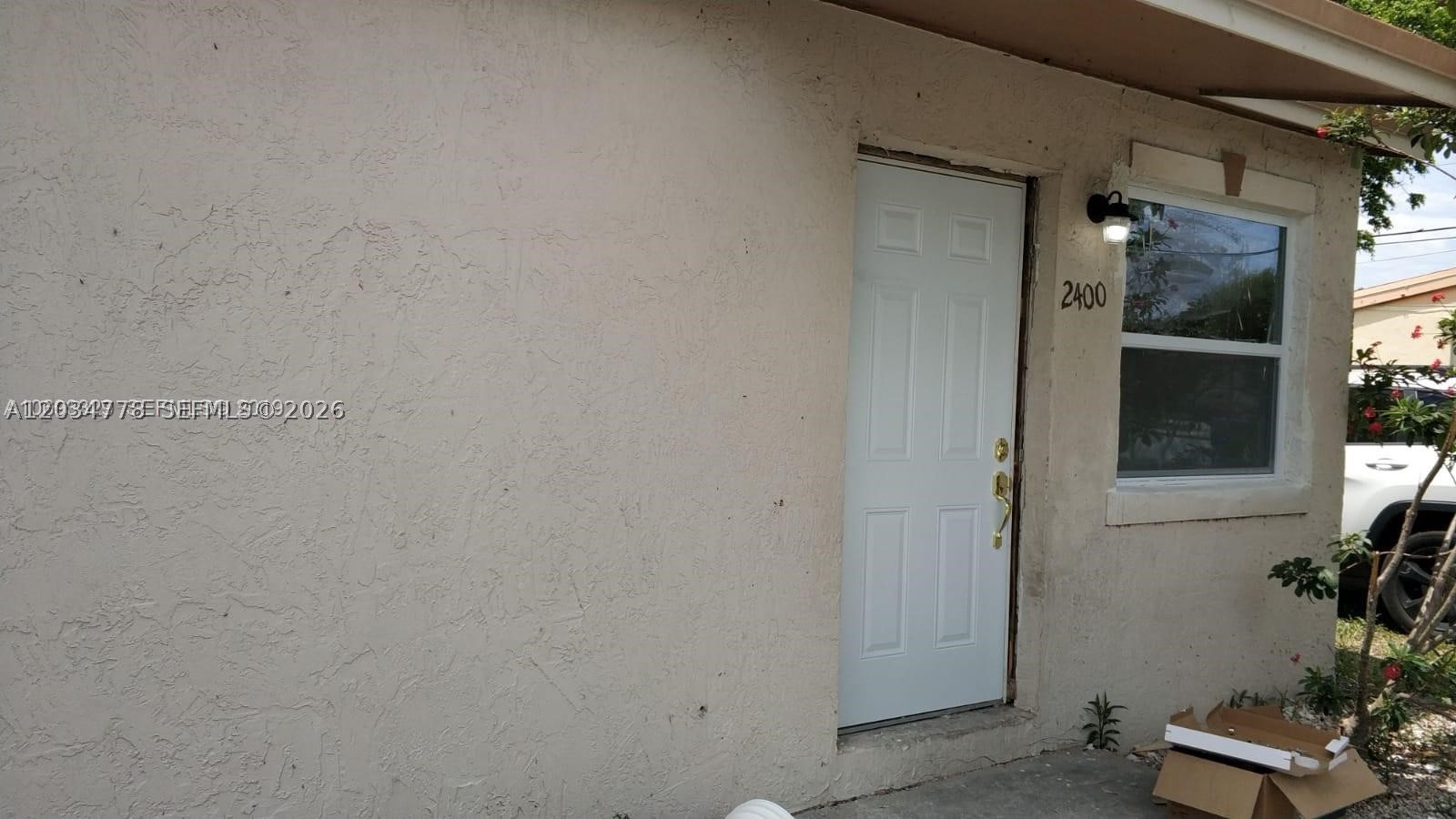 2400 Nw 13th Ct Property Photo 2
