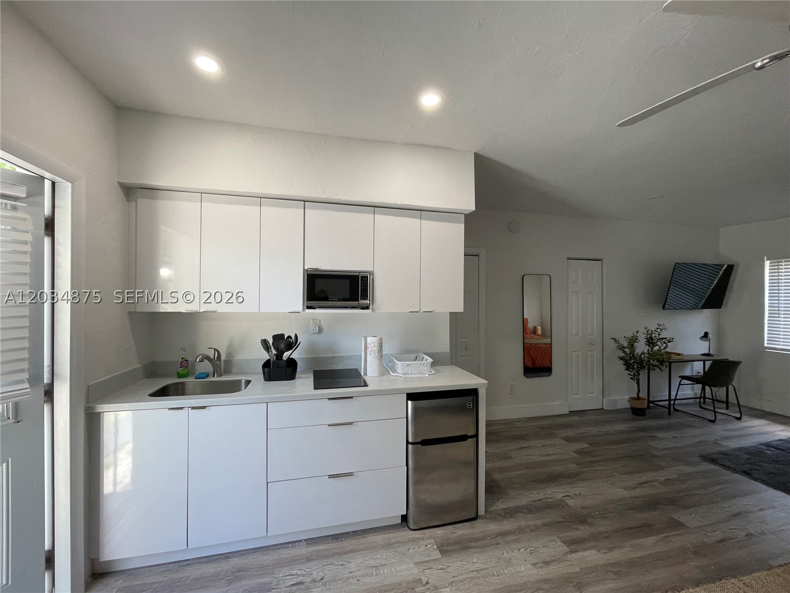 A12034875 Property Photo 5
