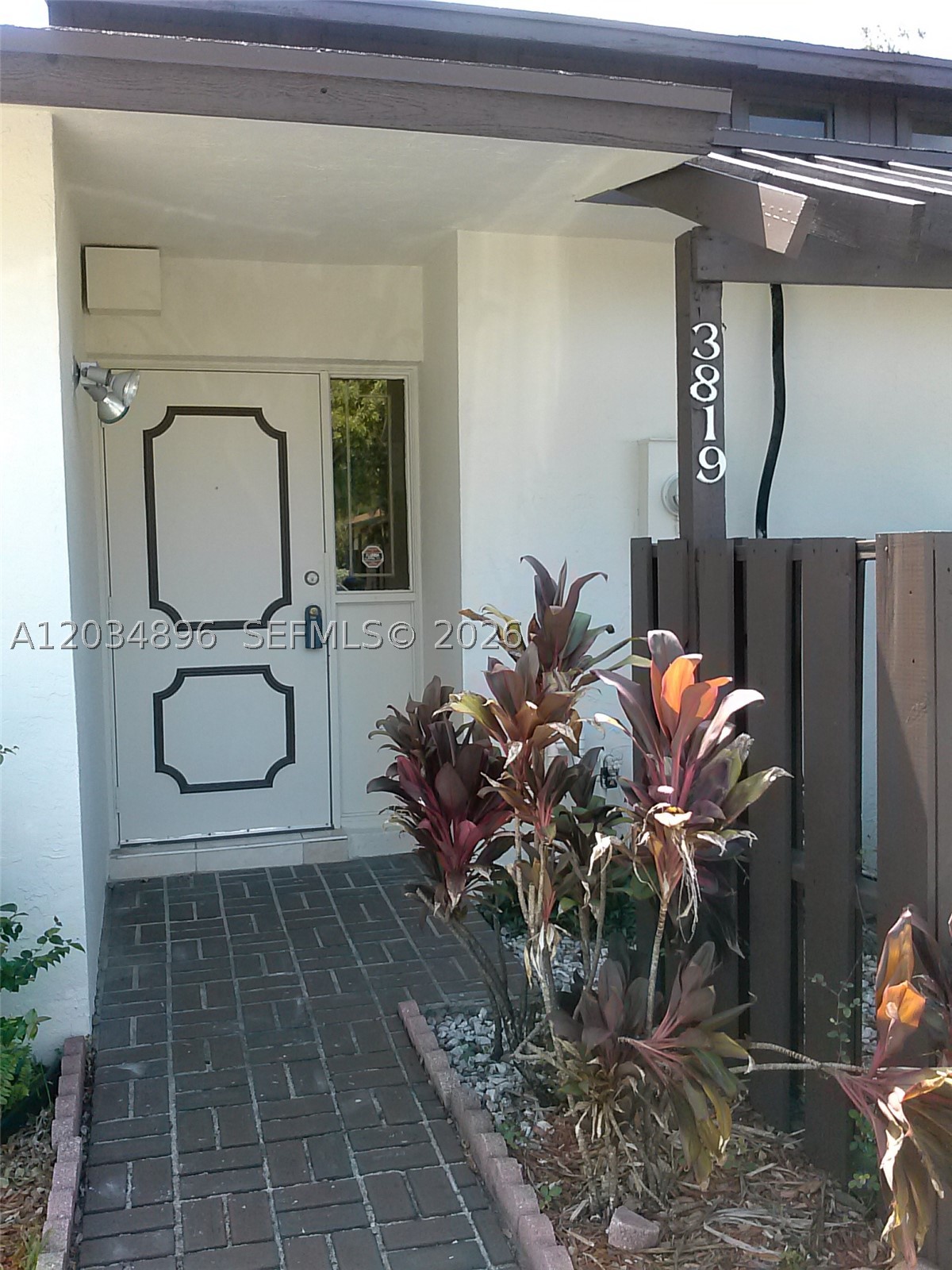 3819 SW 69th Ave 14-L Property Photo 1