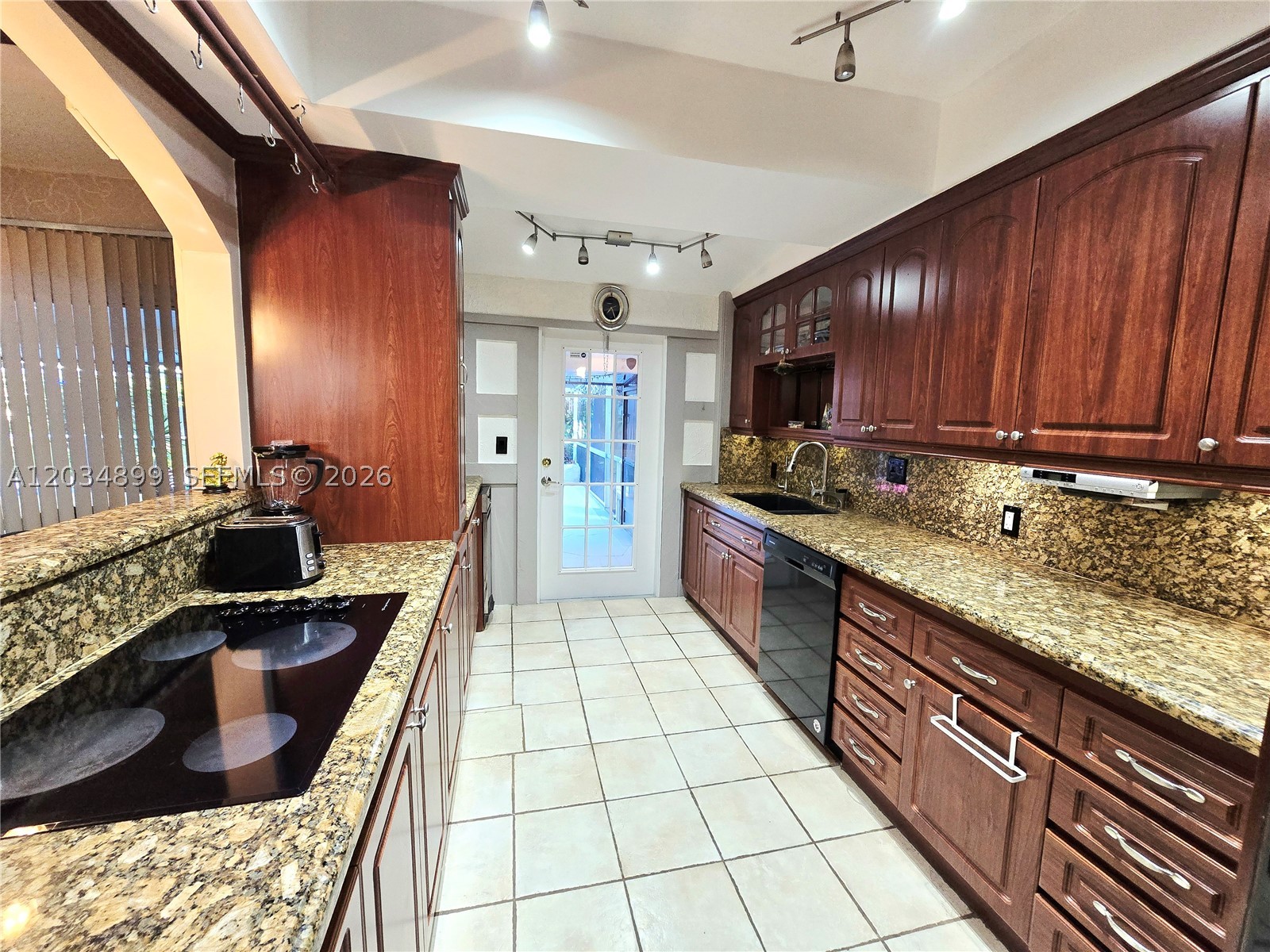 2630 Monroe St Property Photo 21
