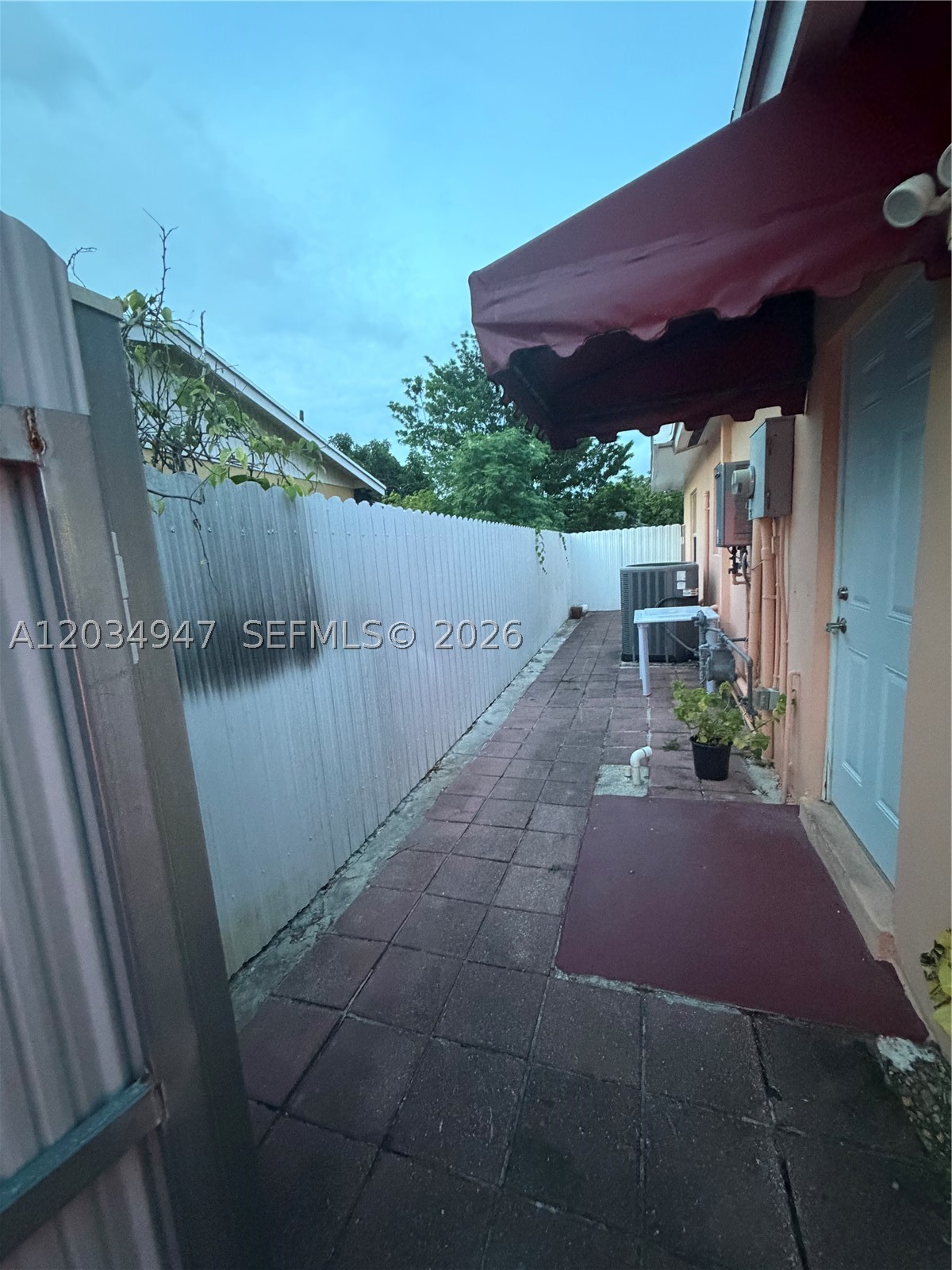 15431 Sw 101st Ave Property Photo 9