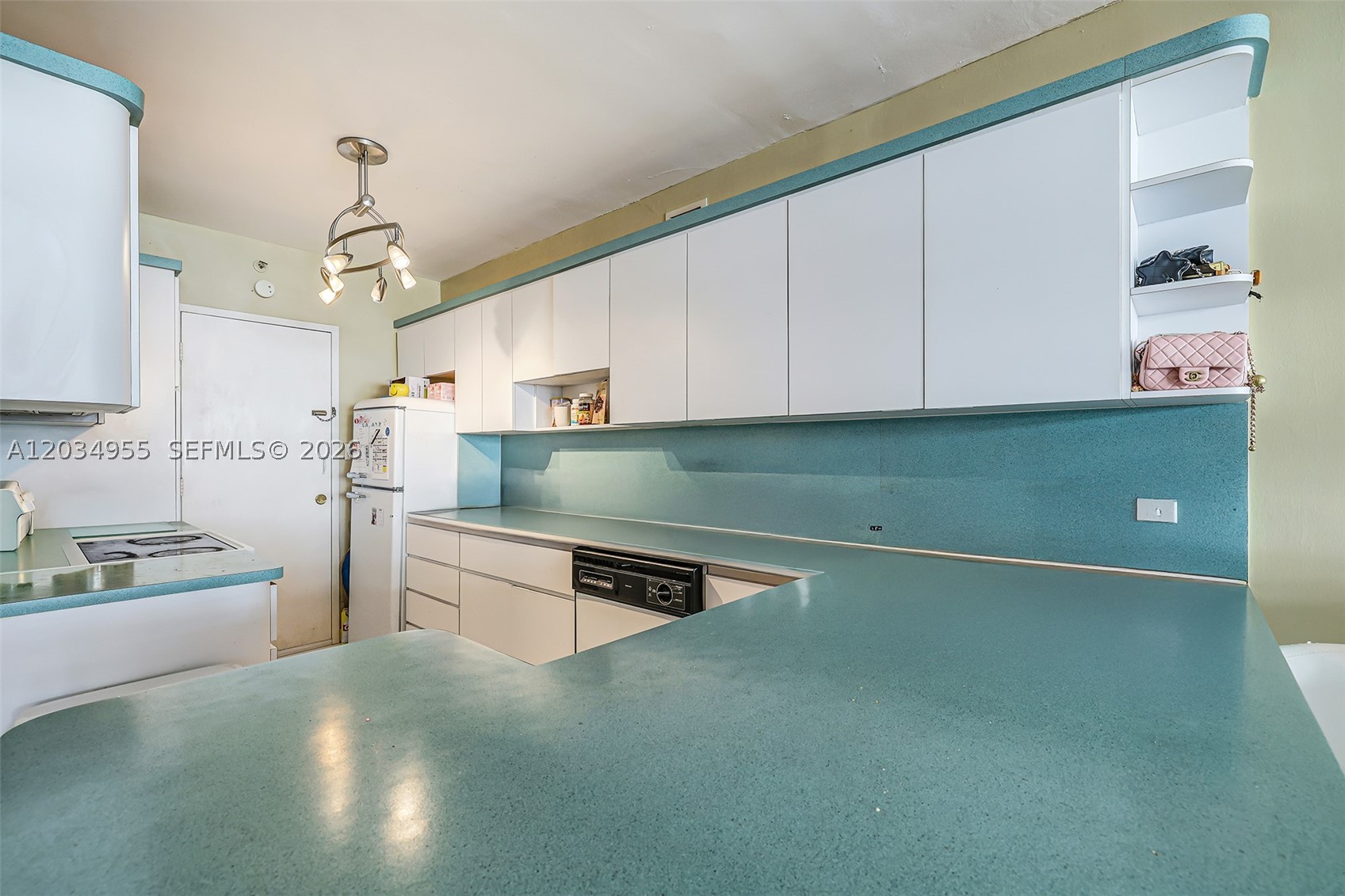 100 Lincoln Rd 502 Property Photo 11