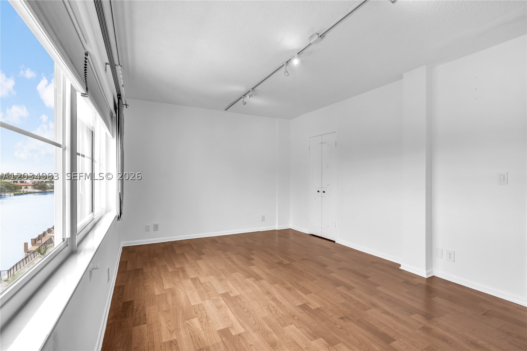 9381 E Bay Harbor Dr 504n Property Photo 15