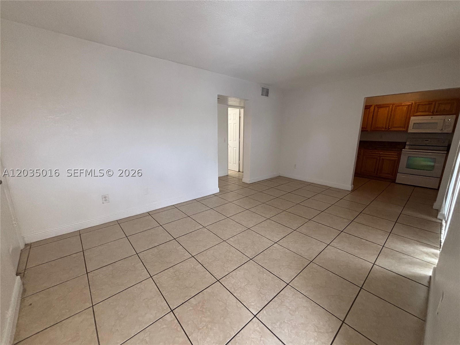 8275 Ne Miami Ct 202 Property Photo 6