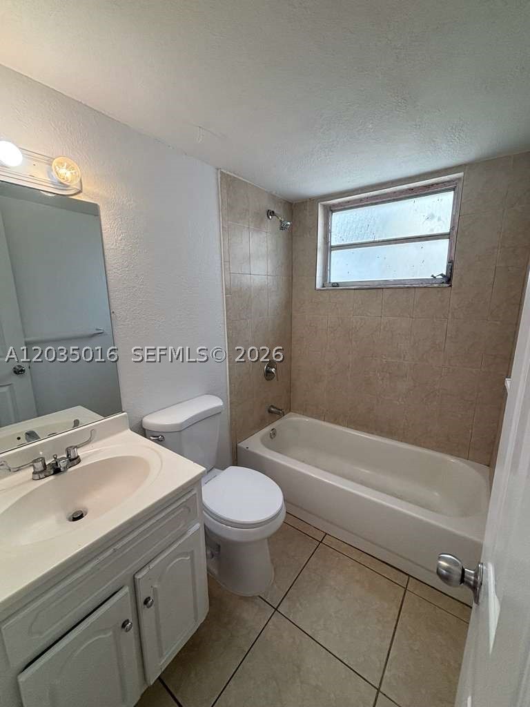 8275 Ne Miami Ct 202 Property Photo 7