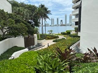 3000 Island Blvd 603 Property Photo 4