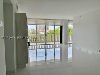 3000 Island Blvd 603 Property Photo 5