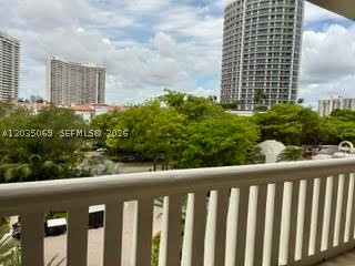 3000 Island Blvd 603 Property Photo 17