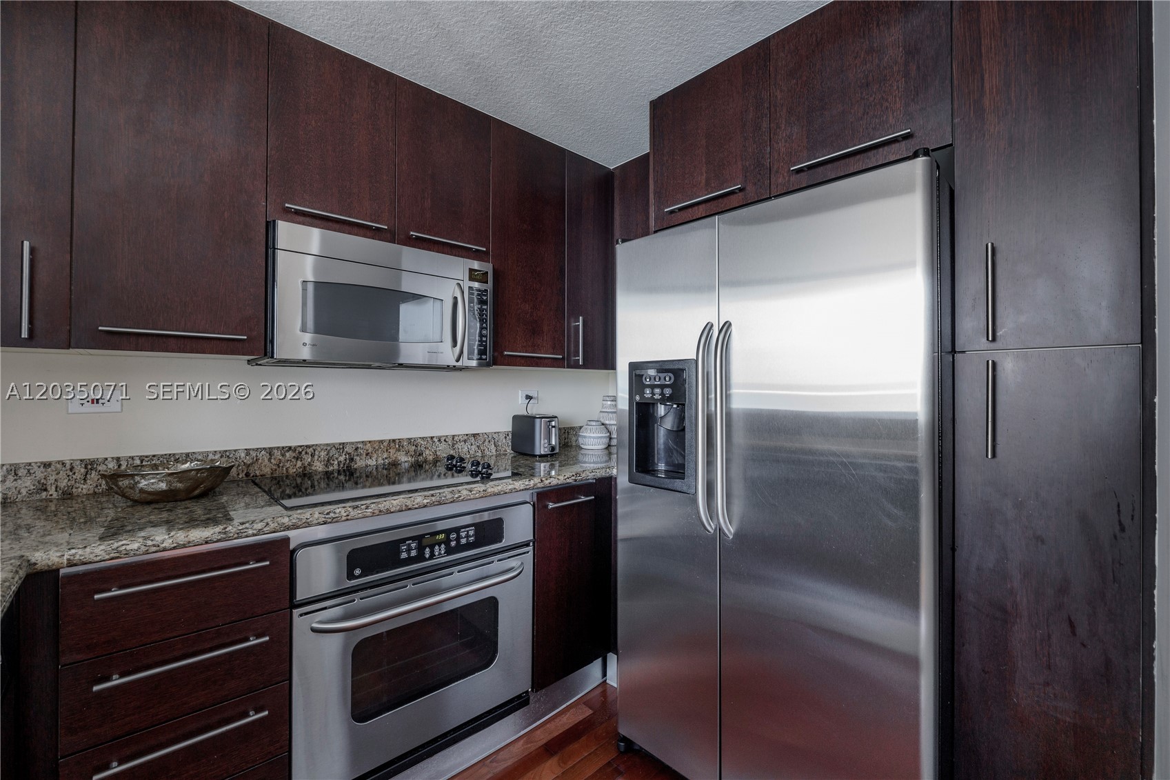 6515 Collins Ave 1405 Property Photo 15