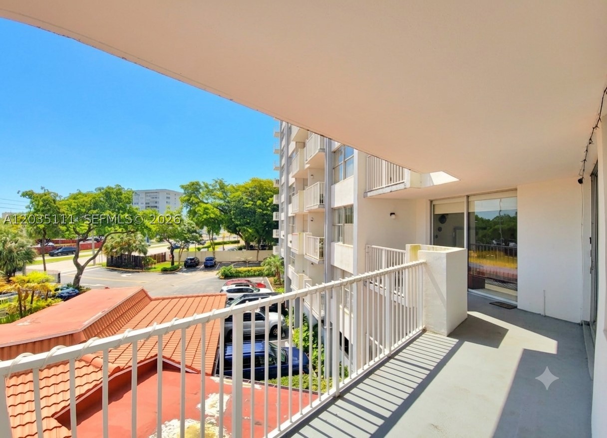 1300 Ne Miami Gardens Dr 308e Property Photo 13