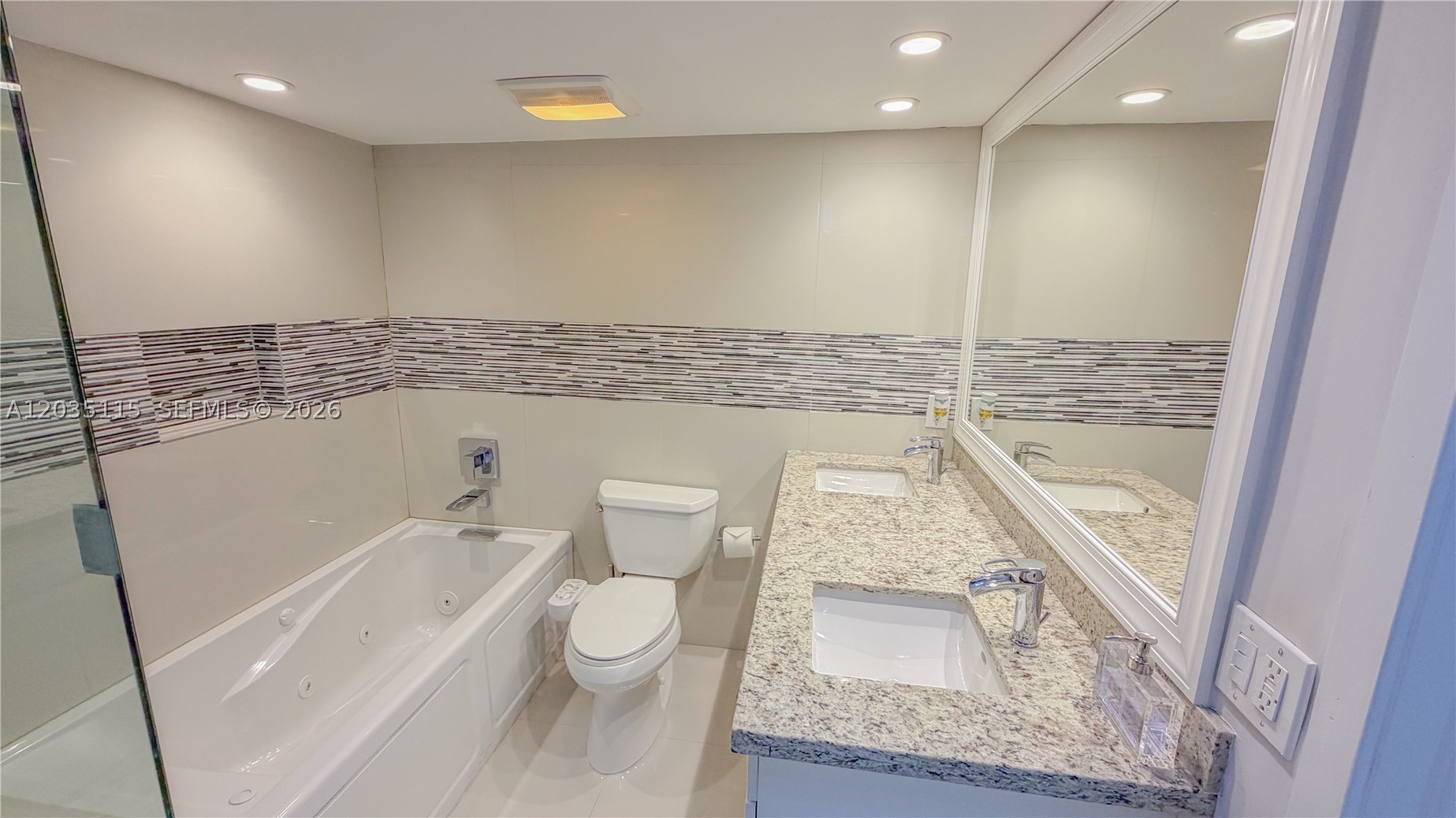 301 174 St 702 Property Photo 50