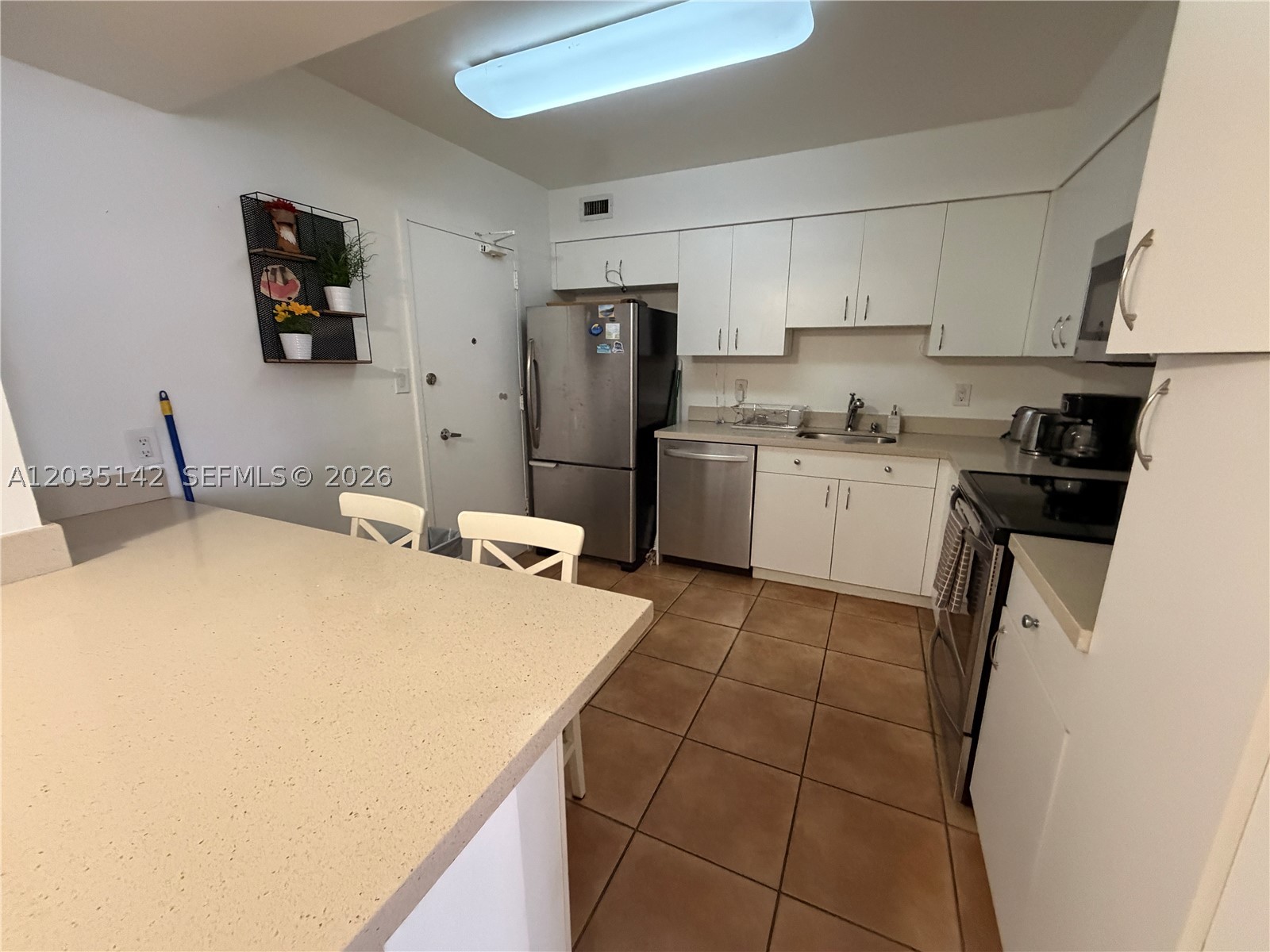 5161 Collins Ave 310 Property Photo 10