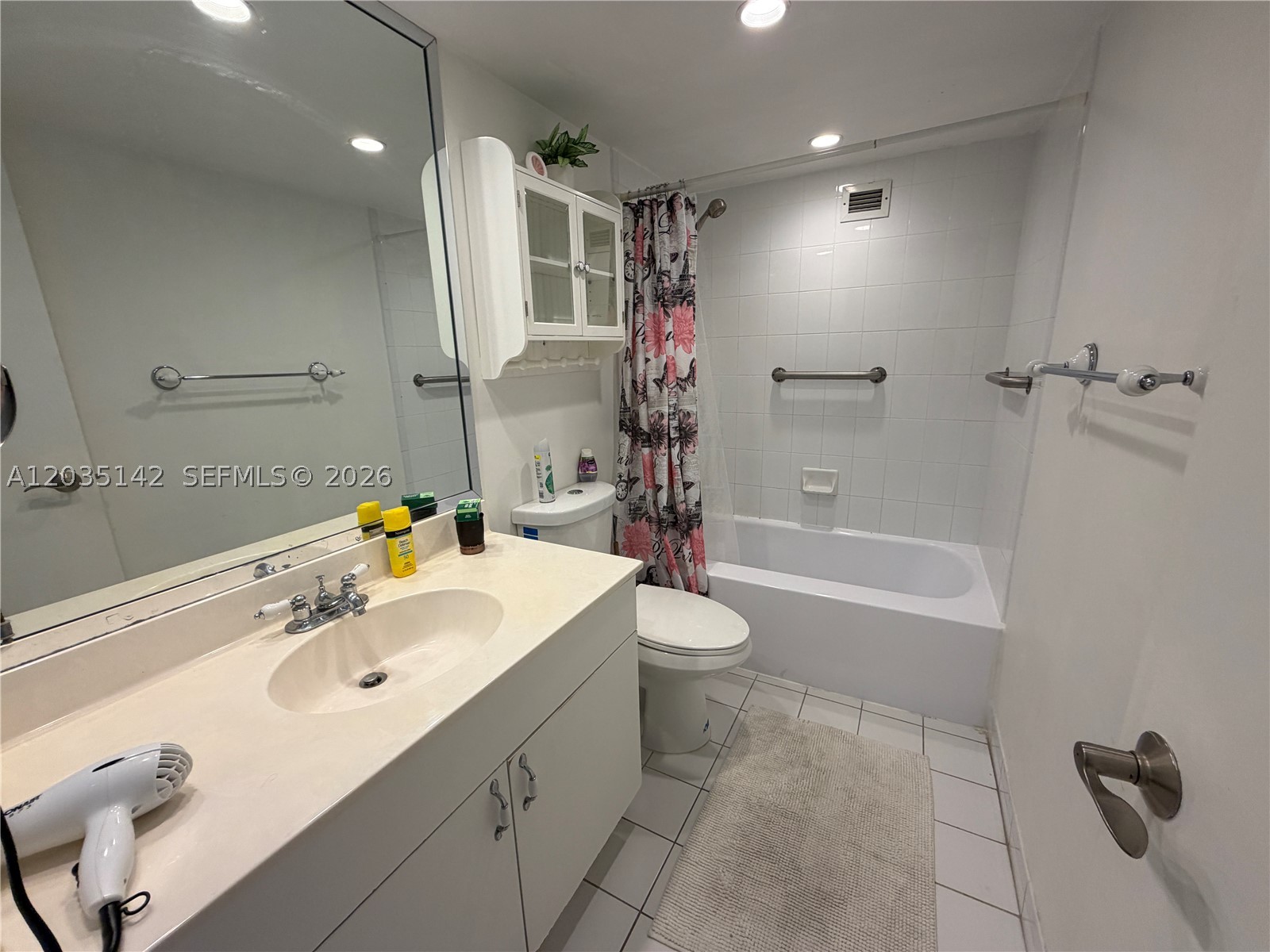 5161 Collins Ave 310 Property Photo 18