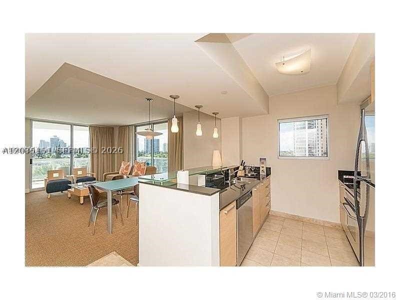 18683 Collins Ave 607 Property Photo 2