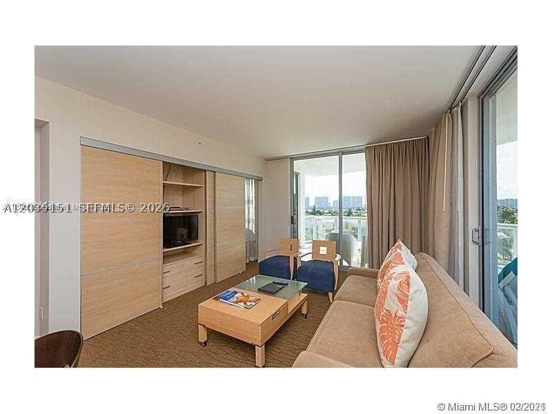 18683 Collins Ave 607 Property Photo 6