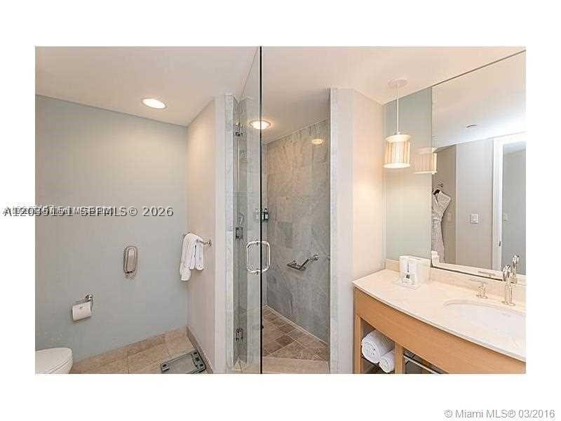 18683 Collins Ave 607 Property Photo 8