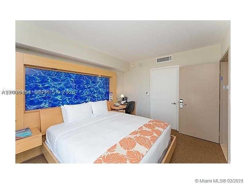 18683 Collins Ave 607 Property Photo 9