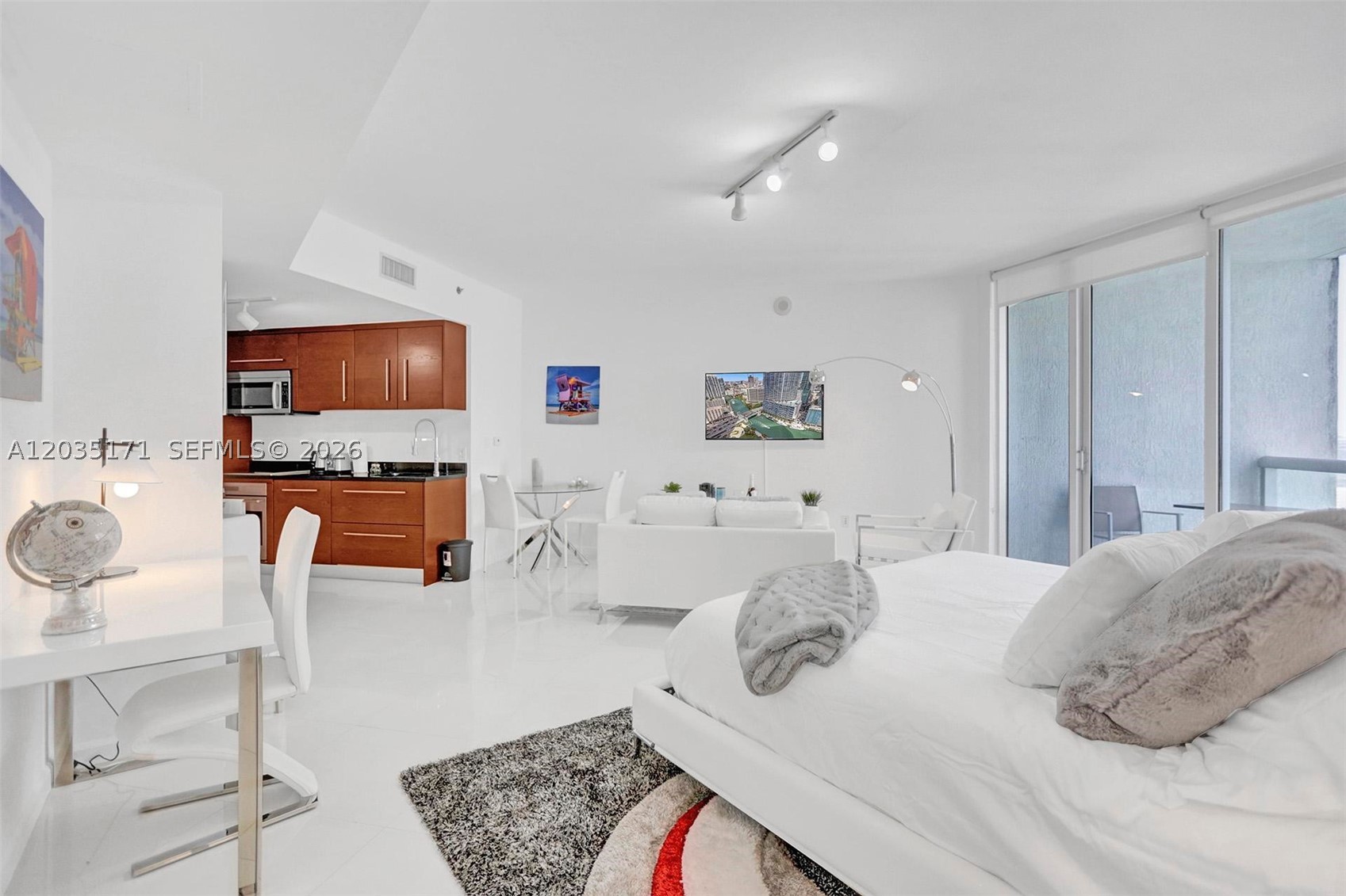 475 Brickell Ave 3408 Property Photo 4