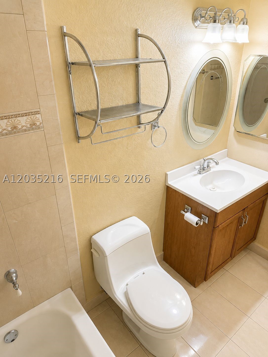 19201 Collins Ave 527 Property Photo 7